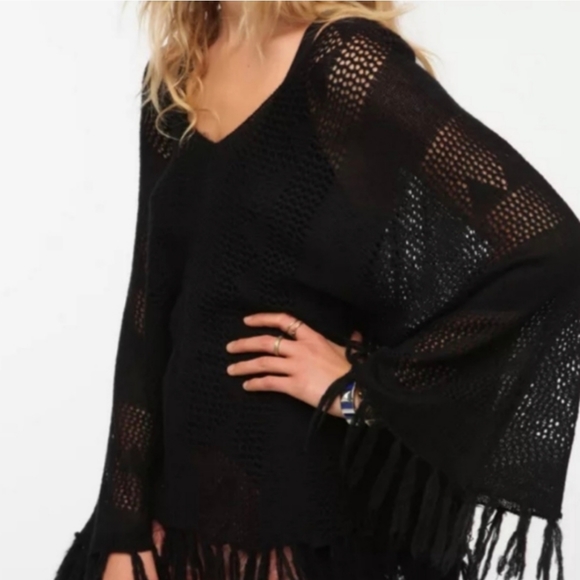 Jack BB Dakota Black Knit Poncho - Picture 1 of 14